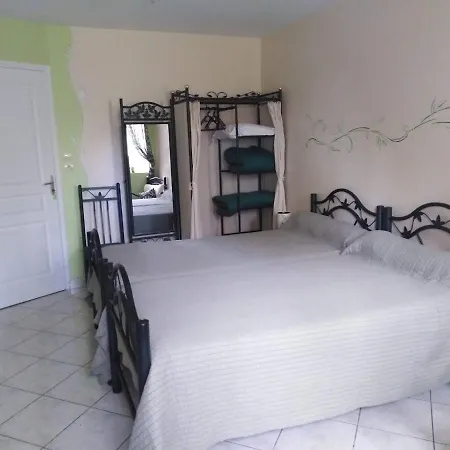La Ferme Chauvet Bed and Breakfast *